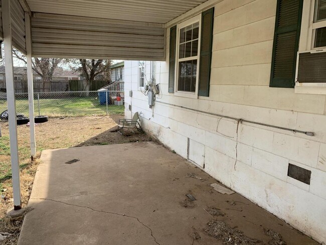 Building Photo - 2012 Turner Dr