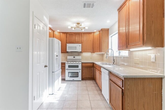 Building Photo - 7801 Callbram Ln