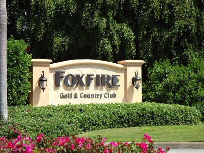 Building Photo - 460 Fox Haven Dr