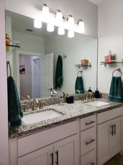 Building Photo - Beautiful FULLY FURNISHED 3 bedroom, 2.5 b...