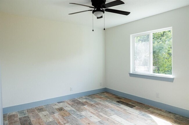 Building Photo - 811 Matchett St