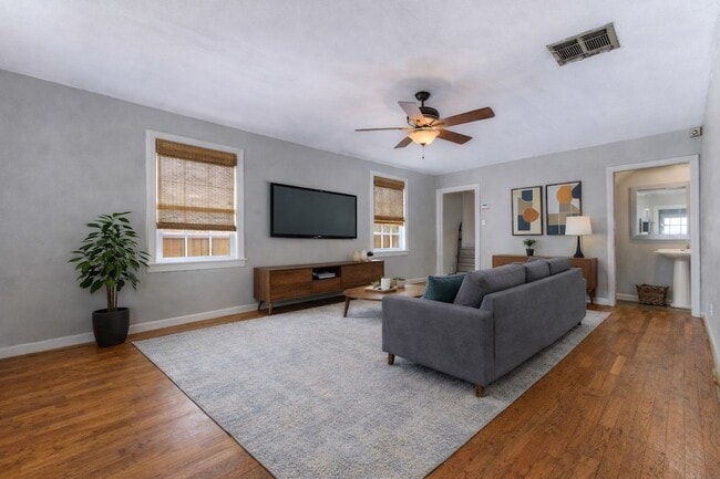 Building Photo - 4527 Capitol Ave