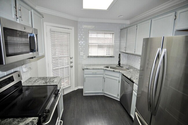 Building Photo - 2902 State St