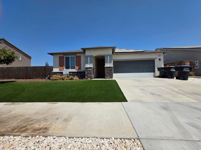 Primary Photo - 3936 E Cypress Ave