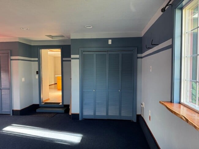 Building Photo - 3-BEDROOM HOME LOCATED ON QUIET CUL-DE-SAC- GARAGE CONVERTED TO ANOTHER ROOM OR STORAGE USE