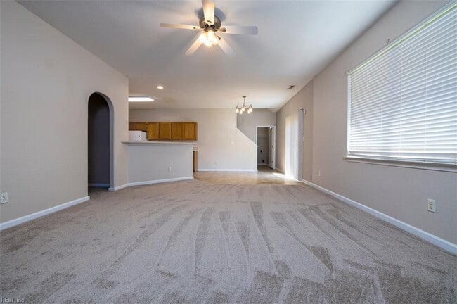 Building Photo - 5819 Woodside Ln