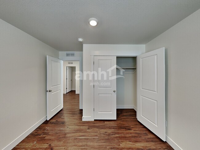 Building Photo - 26122 E Calhoun Pl