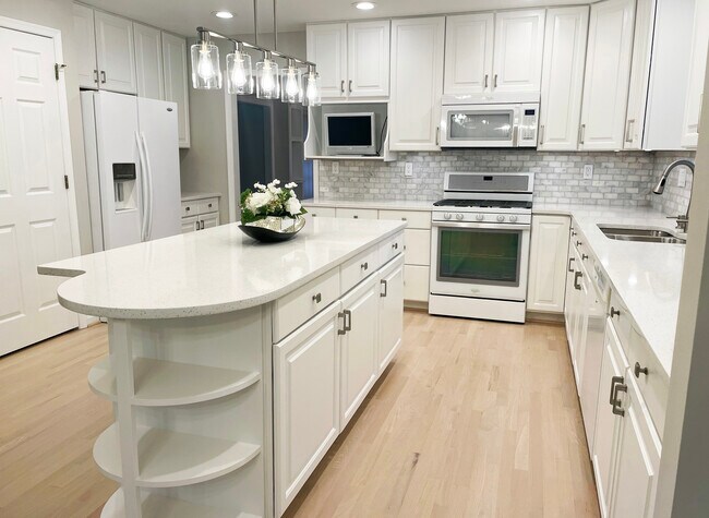 Building Photo - 2510 Heatherwood Ct