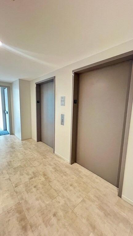 Building Photo - 2 Earhart St