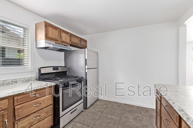 Building Photo - 1117 N 13th St