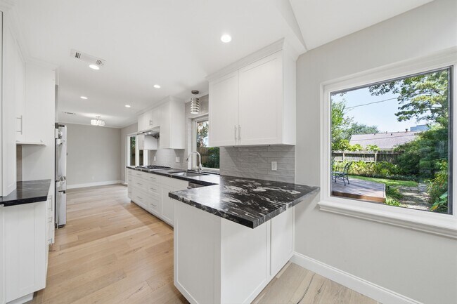 Building Photo - 14110 Barryknoll Ln