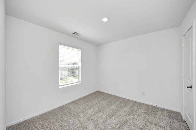 Building Photo - 6770 Bertner Ave