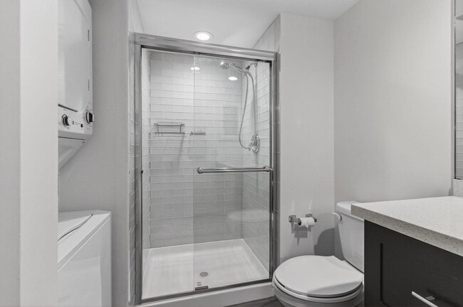 Building Photo - 8536 Casa Del Lago