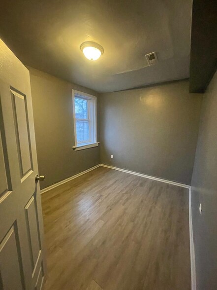 Building Photo - 5918 S Calumet Ave