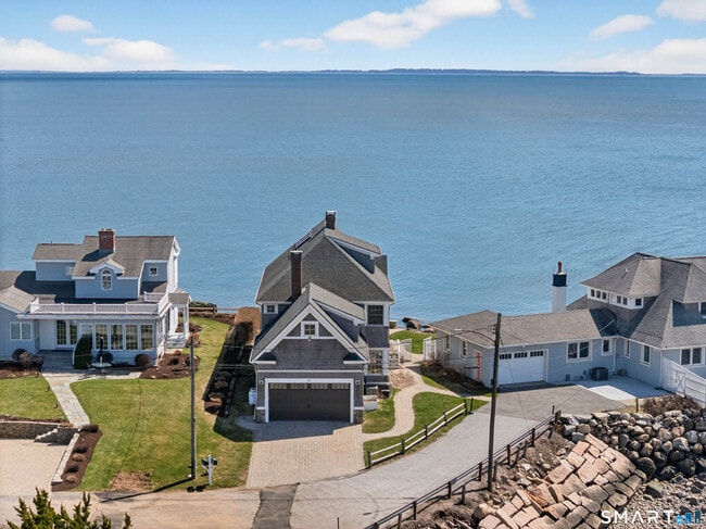 Building Photo - 4 Point Rd