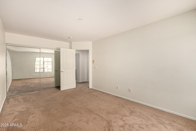 Building Photo - 13317 W Annika Dr