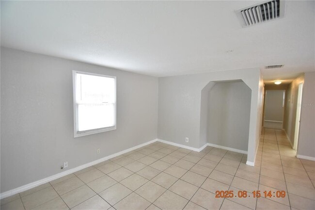 Building Photo - 3008 E 27th Ave