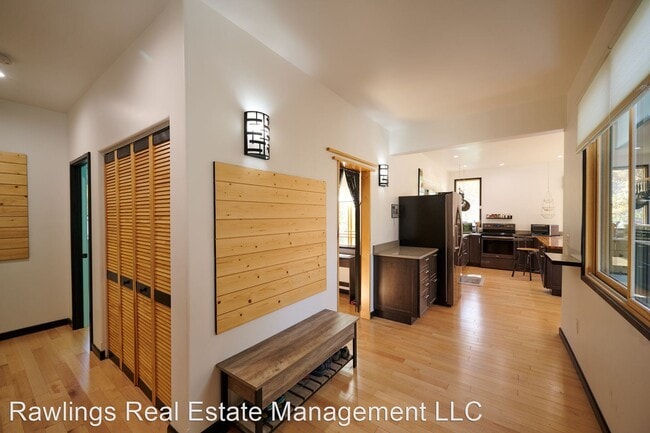 Building Photo - 2 br, 1 bath House - 221 Azalea Road E