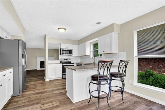 Building Photo - 10480 Summer Creek Dr