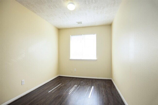 Building Photo - 8410 Taraglen Ct