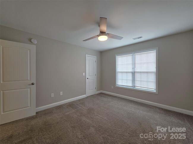 Building Photo - 420 Balfour Dr