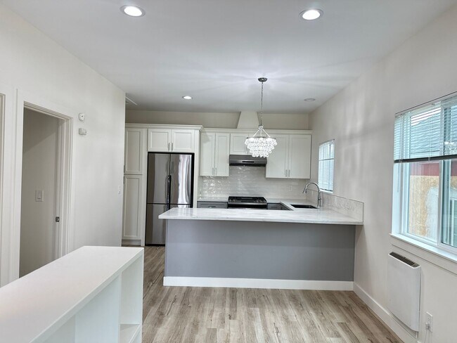 Building Photo - 1464