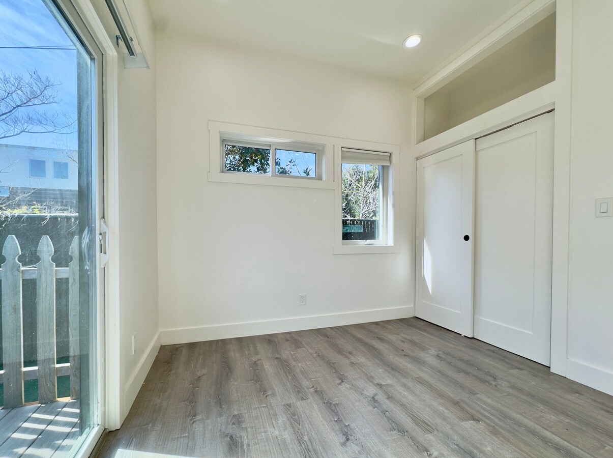 Building Photo - 1038 62nd St