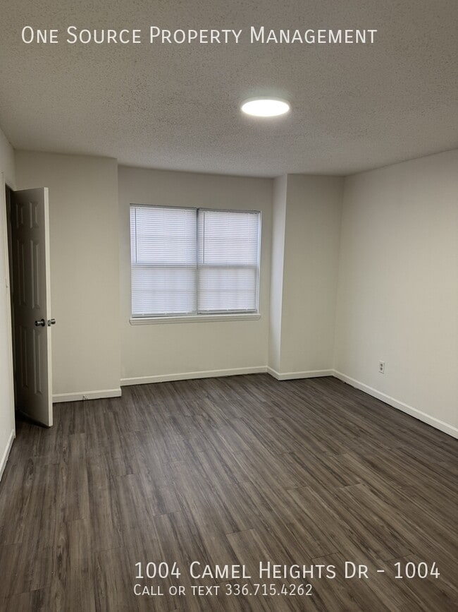 Building Photo - 1004 Camel Heights Dr