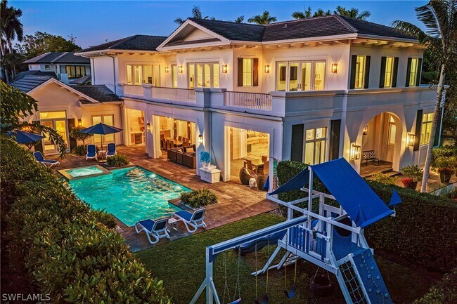 Building Photo - 215 3rd Ave N