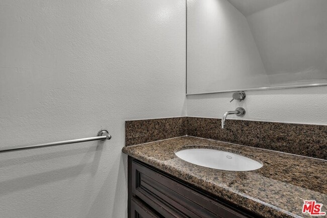 Building Photo - 7301 Vista Del Mar