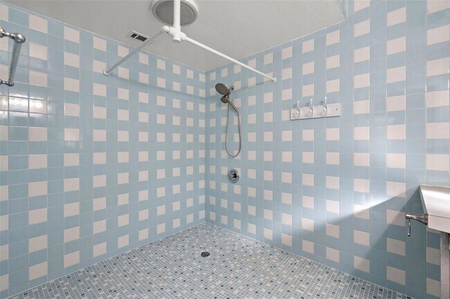 Building Photo - 78 Lexington Dr