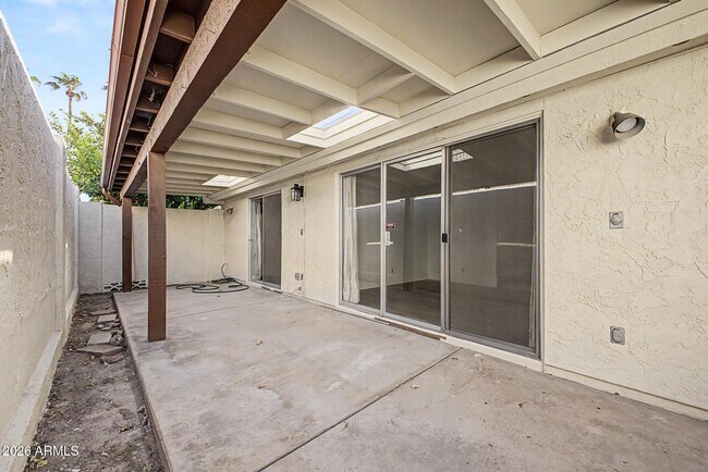 Building Photo - 5207 S Hazelton Ln