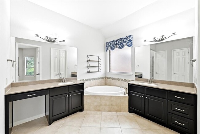 Building Photo - 1611 Rimstone Dr
