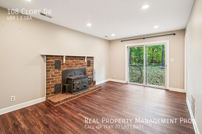 Building Photo - 108 Clore Dr