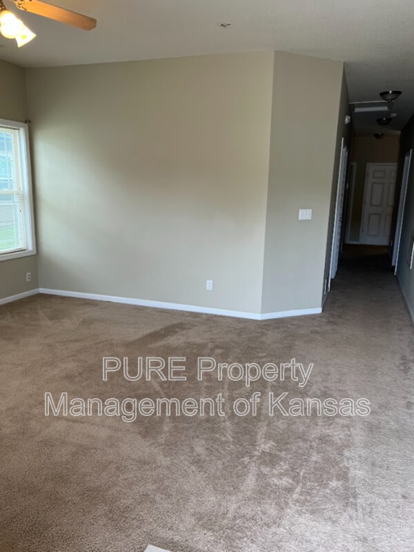 Building Photo - 2707 SE Taurus Ct