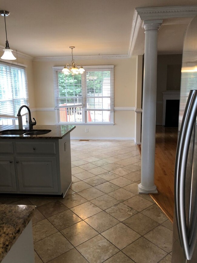 Building Photo - Stunning 4bdrm/2.5bth Home w/Loft Located in Chesterfield! Fenced in Backyard, 2 Car Garage, and ...