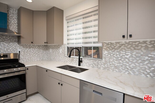 Building Photo - 14843 Morrison St