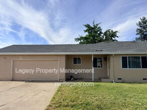 Building Photo - 3805 32nd Ave