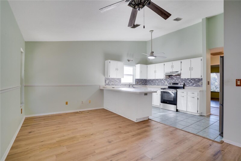 Building Photo - 1410 Club Dr