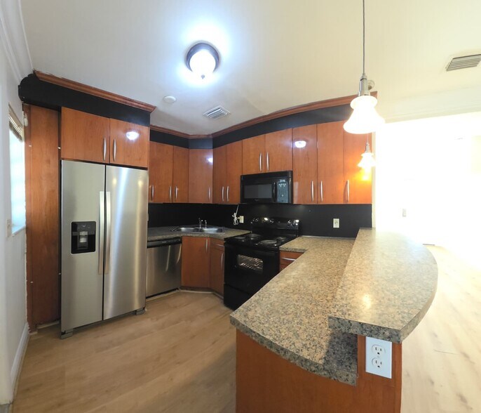 Building Photo - 1085 NW 133rd St