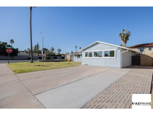 Building Photo - Stunning 3/2 Tempe Partially-furnished House in a Prime Location!