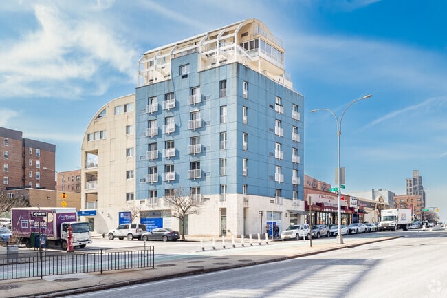 101-24 Queens Blvd - Viscaya West
