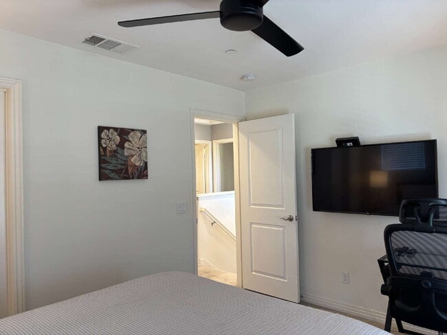 Building Photo - Scenic Views, Furniture optional, 3-Bedroom/2-Story Home Available for a 1 year or more lease term