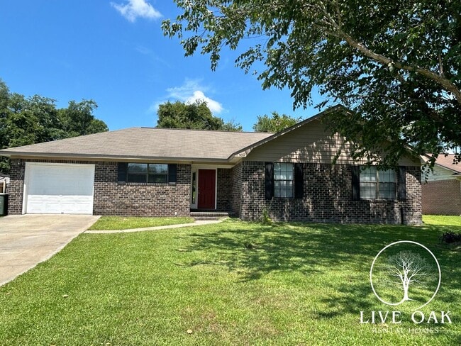 Building Photo - MOVE IN SPECIAL: $500 OFF 1ST MONTH'S RENT!**