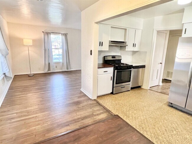 Building Photo - 5408 Joe Sayers Ave