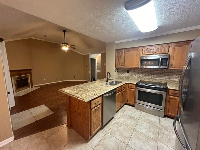 Building Photo - 3089 Woodland Crest Dr