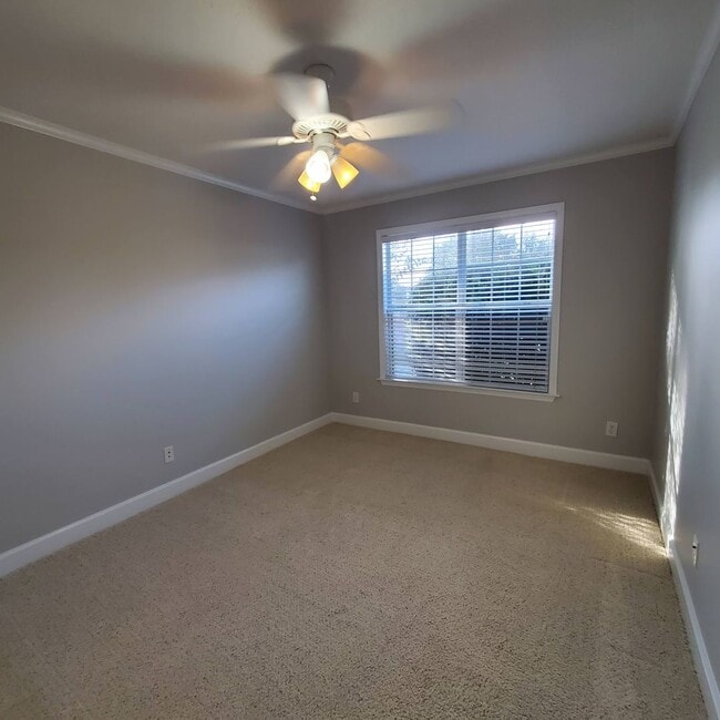 Building Photo - Elegant 3/2 Home in Highlands - Your Georg...