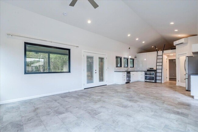 Building Photo - 201 York Creek Rd