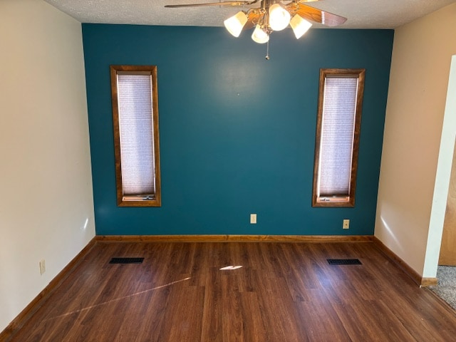 Building Photo - 1703 Oakhill Rd