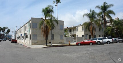 Building Photo - Cozy and Quiet Living in Long Beach